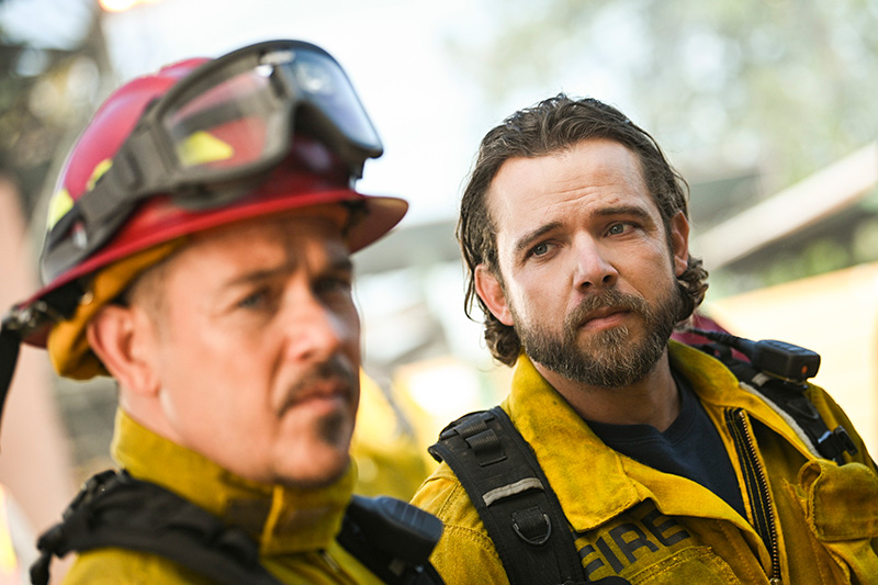 Manny (Kevin Alejandro) and Bode (Max Thieriot) in Fire Country Season 4