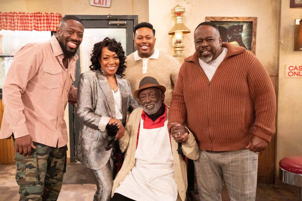 Cedric The Entertainer, Tichina Arnold, Sheaun McKinney, & Marcel Spears in The Neighborhood