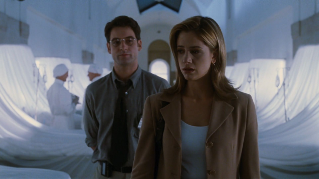 Mira Sorvino as Susan Tyler in Mimic